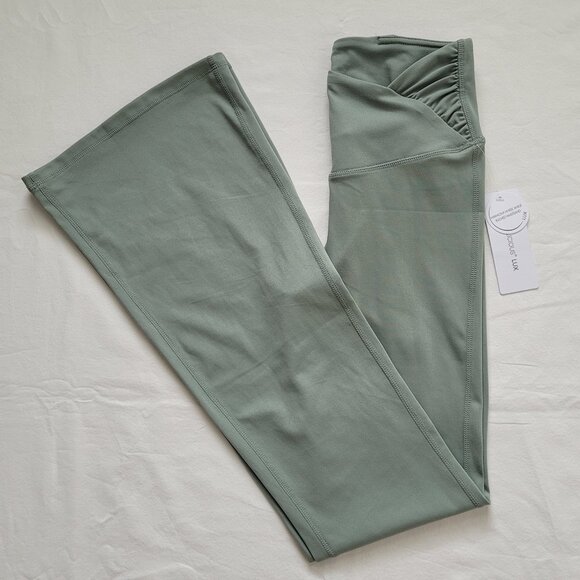 Yogalicious Flare Leggings High Waisted Crossover Ruched Waist Sage Green Sz XS - Picture 10 of 10